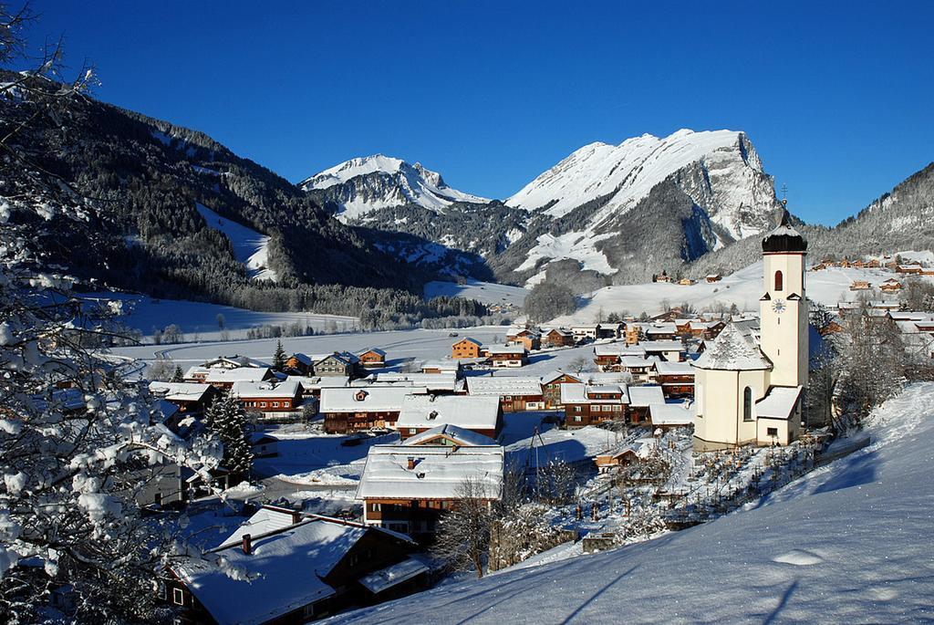Caroline'S Appartement Au (Vorarlberg) ภายนอก รูปภาพ